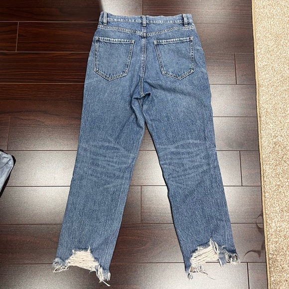 ** SOLD ** GARAGE “VINTAGE STRAIGHT JEANS” SIZE 3 MEDIUM DISTRESSED - Picture 3 of 3